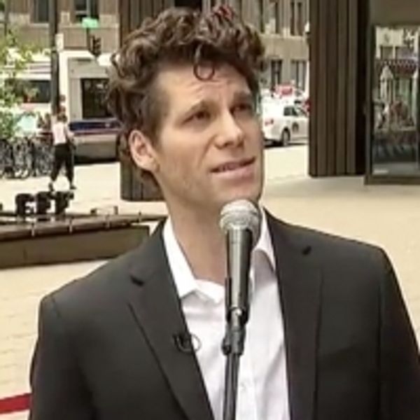 VIDEO: Josh Davis Sings 'Stars' From LES MISERABLES on Tour - Chicago Theater Video