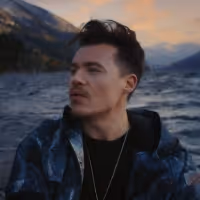 SHAWN HOOK Returns to His Roots in Video for 'Take Me Home'