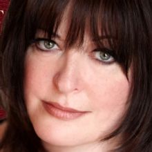 Songstress/Songwriter Extraordinaire Ann Hampton Callaway Riffs on Linda, Liz, Barbra