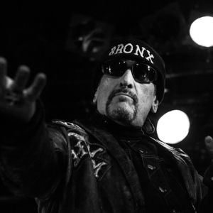 Handsome Dick Manitoba to Perform in San Antonio, Houston, and Austin