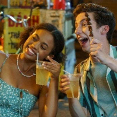 Video: Andrew Barth Feldman & Morgan Dudley Star in A TOURIST'S GUIDE TO LOVE Netflix Film Trailer