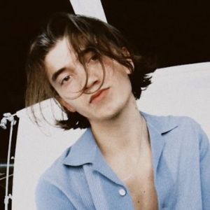 Chance Peña Shares New Single 'i am not who i was'; On US Tour Now With David Kushner