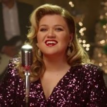 VIDEO: Kelly Clarkson Sings 'Merry Christmas Baby' From NBC Holiday Special