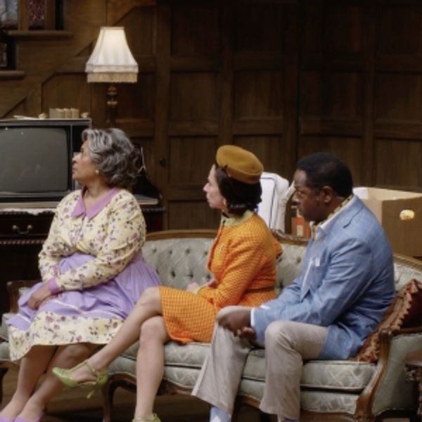 Video: Watch a Scene From NOISES OFF at Steppenwolf Theatre Company - Chicago Theater Video