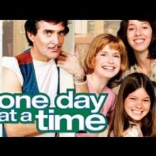 VIDEO: Watch a ONE DAY AT A TIME Reunion on STARS IN THE HOUSE