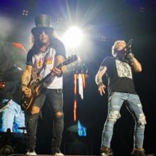 GUNS N' ROSES Arrive in Australia for Stadium Tour