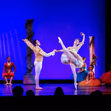 Interview: Lauren Stenroos of HANDEL'S MESSIAH at KeyBank State Theatre At Playhouse