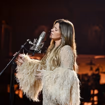 Photos: Kelly Clarkson Kicks Off 'Studio Sessions' Las Vegas Residency