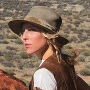 Sophie Hutchings Announces New Album 'A World Outside'