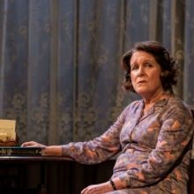 BWW Review: TALKING HEADS, Watford Palace Theatre