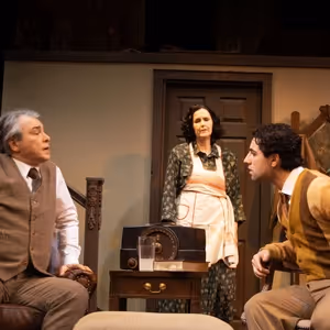 Review: BRIGHTON BEACH MEMOIRS at Theatre Three
