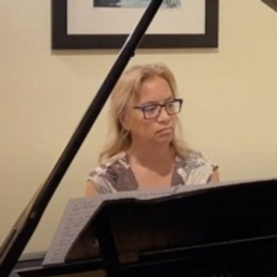 VIDEO: Emily Wong Performs JANE EYRE Piano Sonata in B Flat