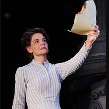 Review: HEDDA GABLER at The Old Globe