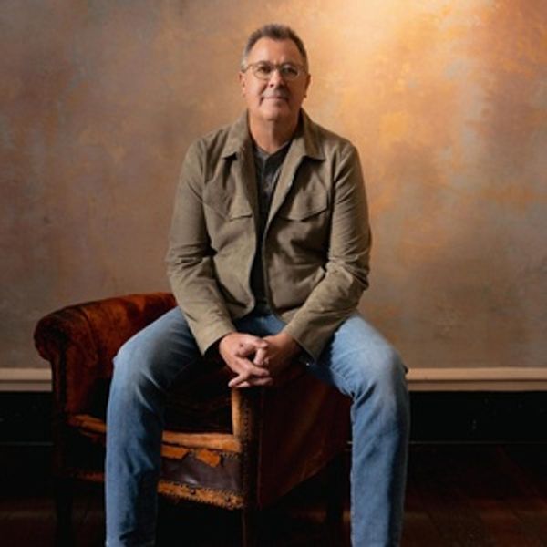 Vince Gill to Embark on '50 Years From Home' Summer Tour Photo