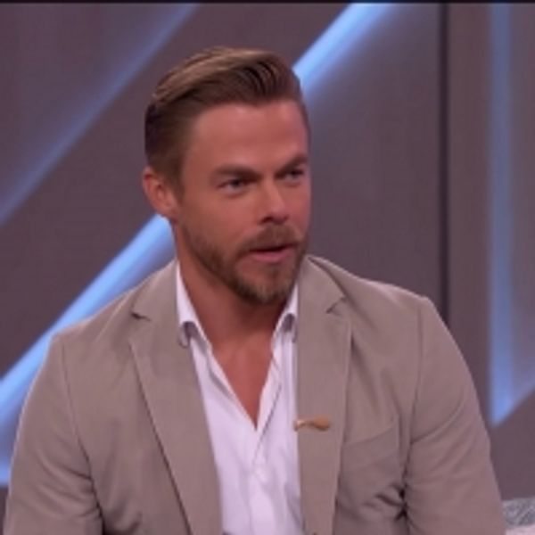 VIDEO: Derek Hough Tries To Smize Like Tyra Banks on THE KELLY CLARKSON SHOW - Broadway Theater Video