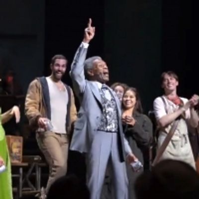 VIDEO: Andr&eacute; De Shields Serenades Dress Rehearsal Audience at HADESTOWN