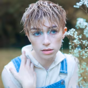 ADDISON GRACE Releases Debut Album 'Diving Lessons'