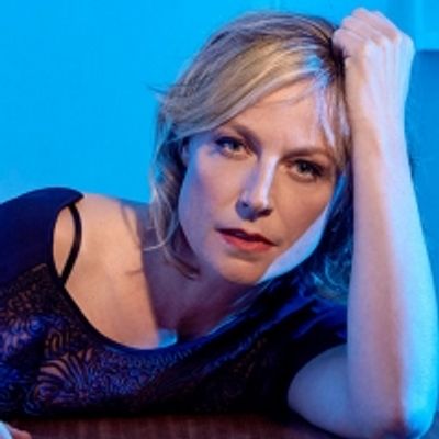 BWW REVIEW: The Importance Understanding Your Own Worth Independent Of Anyone Else Is Explored In THE DEEP BLUE SEA.