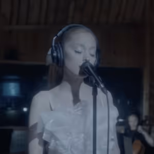 Video: Ariana Grande Drops Live Version of 'eternal sunshine'