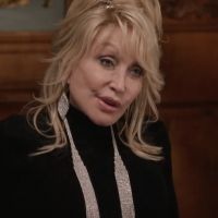 VIDEO: Dolly Parton Talks Songwriting & SMOKY MOUNTAIN CHRISTMAS in Boston
