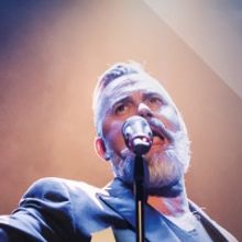 BWW REVIEW: Dale Burridge Returns To The Stage With AT THE CROSSROADS, A Fabulous Rev