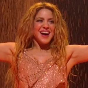 Video: Watch Shakira's Video Vanguard Performance at the VMAs
