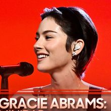 Gracie Abrams Performs MINIBAR on THE TONIGHT SHOW STARRING JIMMY FALLON