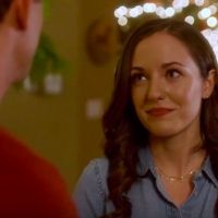 VIDEO: Get a Sneak Peek of Laura Osnes in Hallmark's A HOMECOMING FOR THE HOLIDAYS