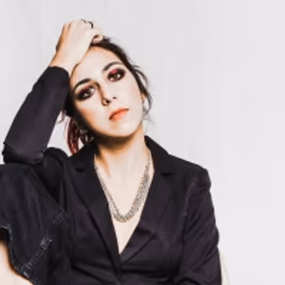 Nadia Sheikh Releases 'Fire Away' Single