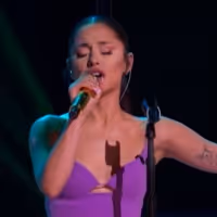 VIDEO: Ariana Grande & Kelly Clarkson Sing Cher, Britney Spears & More on THAT'S MY…