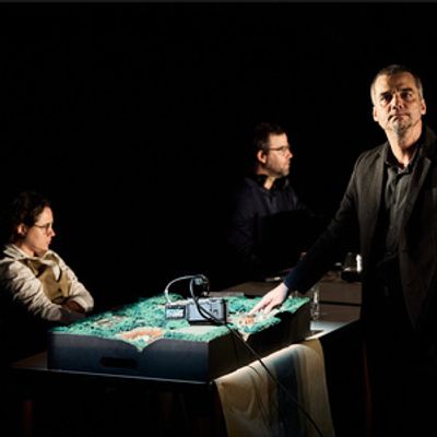 REVIEW: The Festival d'Avignon Presents UN PROCÈS By Christiane Jatahy and Wagner Moura