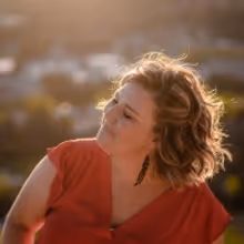 Pop Singer-Songwriter Elise Lieberth Premieres New Single 'Invincible'