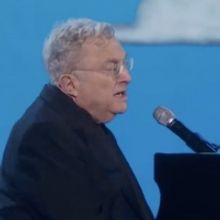 VIDEO: Randy Newman Performs 'I Can't Let You Throw Yourself Away' at the Oscars