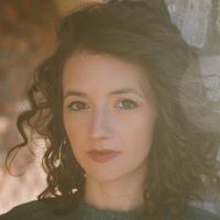 Michaela Anne Shares 'Happy Xmas' Holiday EP