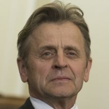 Ballet star Mikhail Baryshnikov condemns Kremlin's 'world of fear'