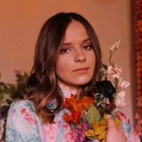 Gabrielle Aplin Shares New Piano Version of 'Strange'