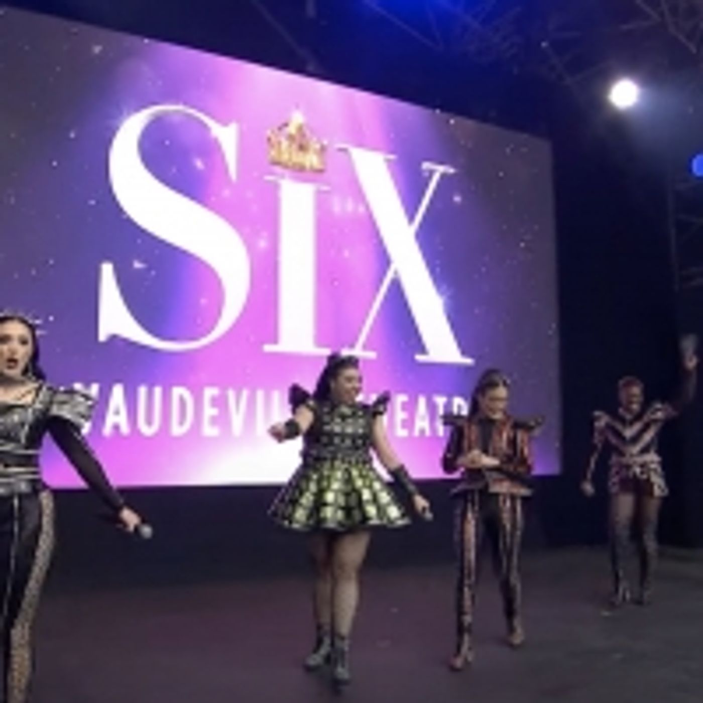 Wake Up With BWW 9/20: Inside AMERICAN UTOPIA Reopening, and More!  Image