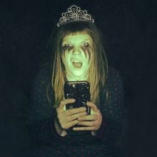 EDINBURGH 2025: Review: DEAD AIR, Pleasance Courtyard