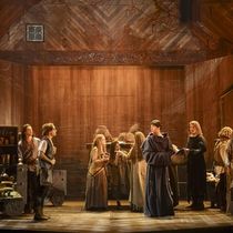 LOS PILARES DE LA TIERRA encara su despedida definitiva de la Gran Vía este domingo 12 de abril