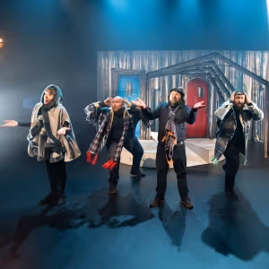 Review: VACHES At Canadian Stage