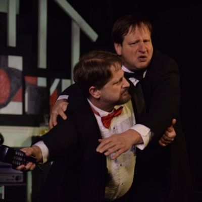 Review: NEIL SIMON'S RUMORS at The Royal Theatre
