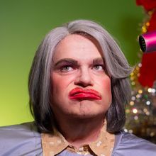 The Ringwald To Present Holiday Parody STEEL POINSETTIAS In December