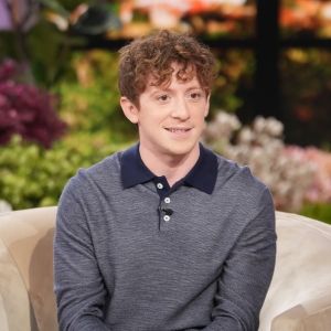 Video: Ethan Slater Shares Most Embarrassing SPONGEBOB Moment; Praises WICKED…