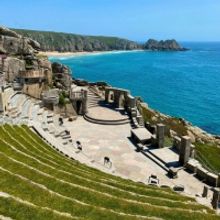 Stephen Tompkinson Leads EDUCATING RITA at Minack Theatre, Cornwall This August