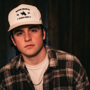 Vincent Mason Shares New Track 'Waitin' On You To Wear Off'