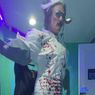 Video: Inside Luke Evans' Bloody Quick Change in THE ROCKY HORROR SHOW