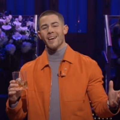 VIDEO: Nick Jonas Pays Tribute to Broadway With 'Drink With Me' From LES MISERABLES on SATURDAY NIGHT LIVE