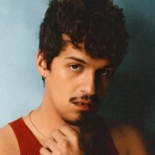 Omar Apollo Shares New Song '3 Boys'