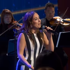 Video: Jessica Vosk Performs 'Wind Beneath My Wings' on GOOD MORNING AMERICA