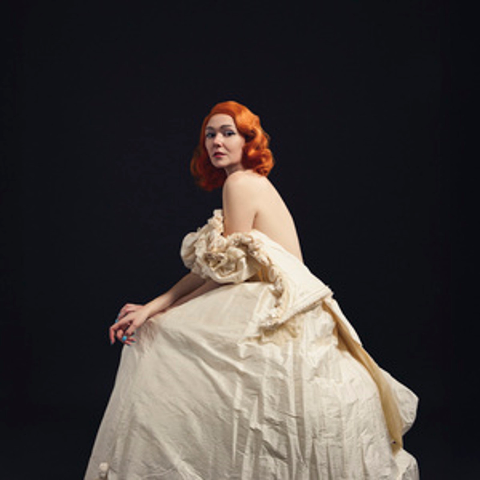 Elf Lyons to Make NY and USA Debut at SoHo Playhouse With THE WOMAN ON THE EDGE